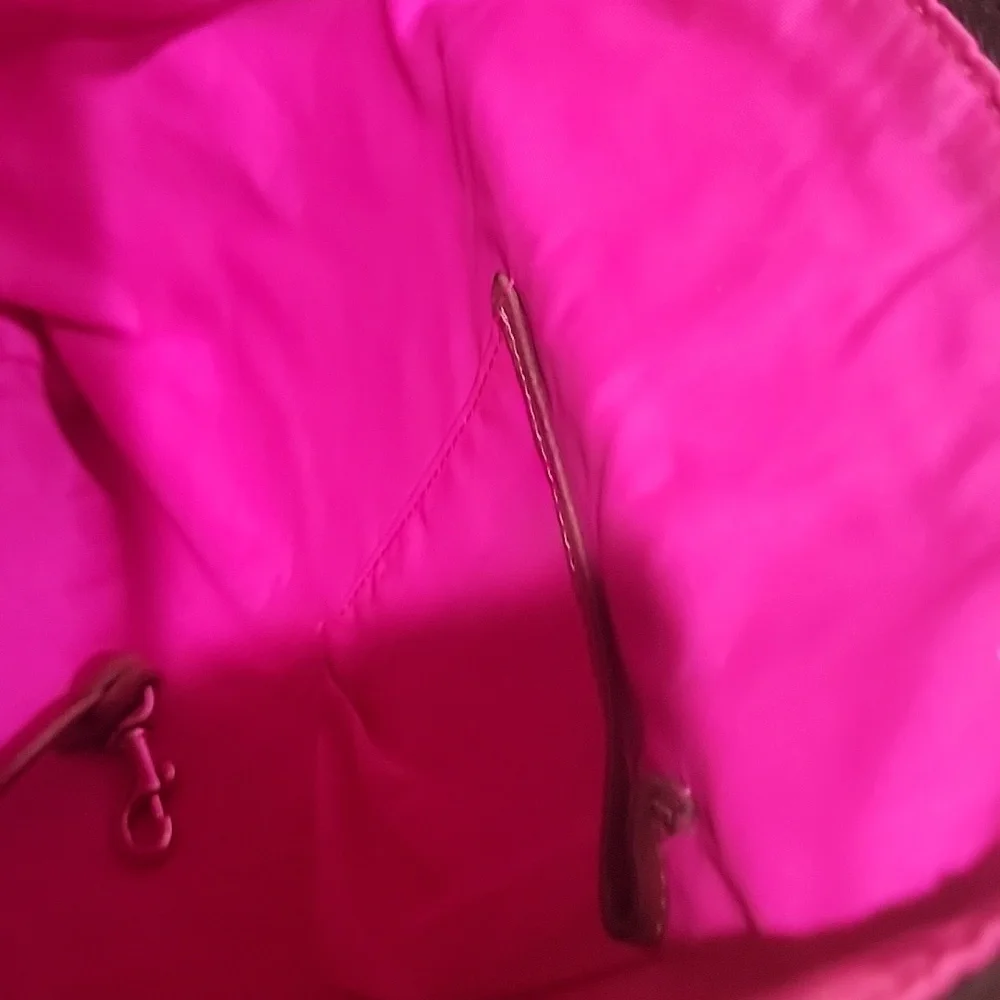 DOONEY & BOURKE RED NYLON SATCHEL TOTE - Picture 12 of 12